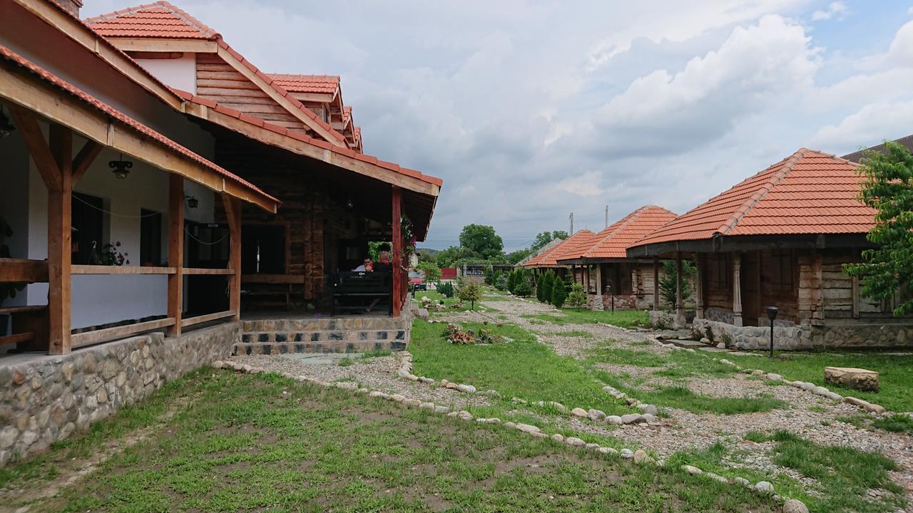 Satul Traditional Рунку Экстерьер фото